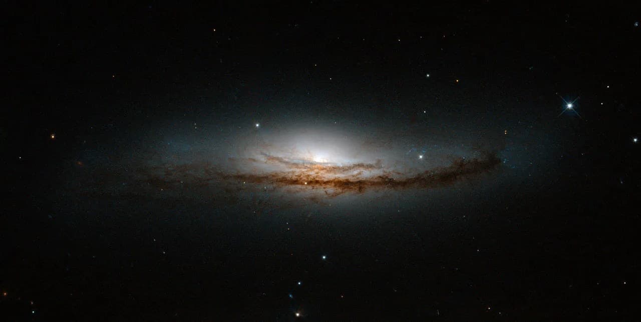 Hubble Peers at the Heart of NGC 5793