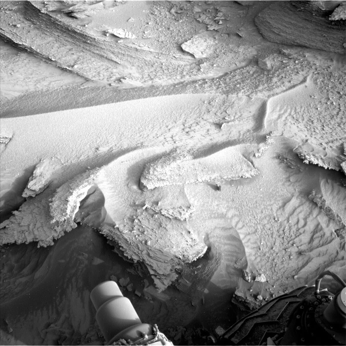 Sols 3812-3813: Tiny Sticks Poking Out at Us