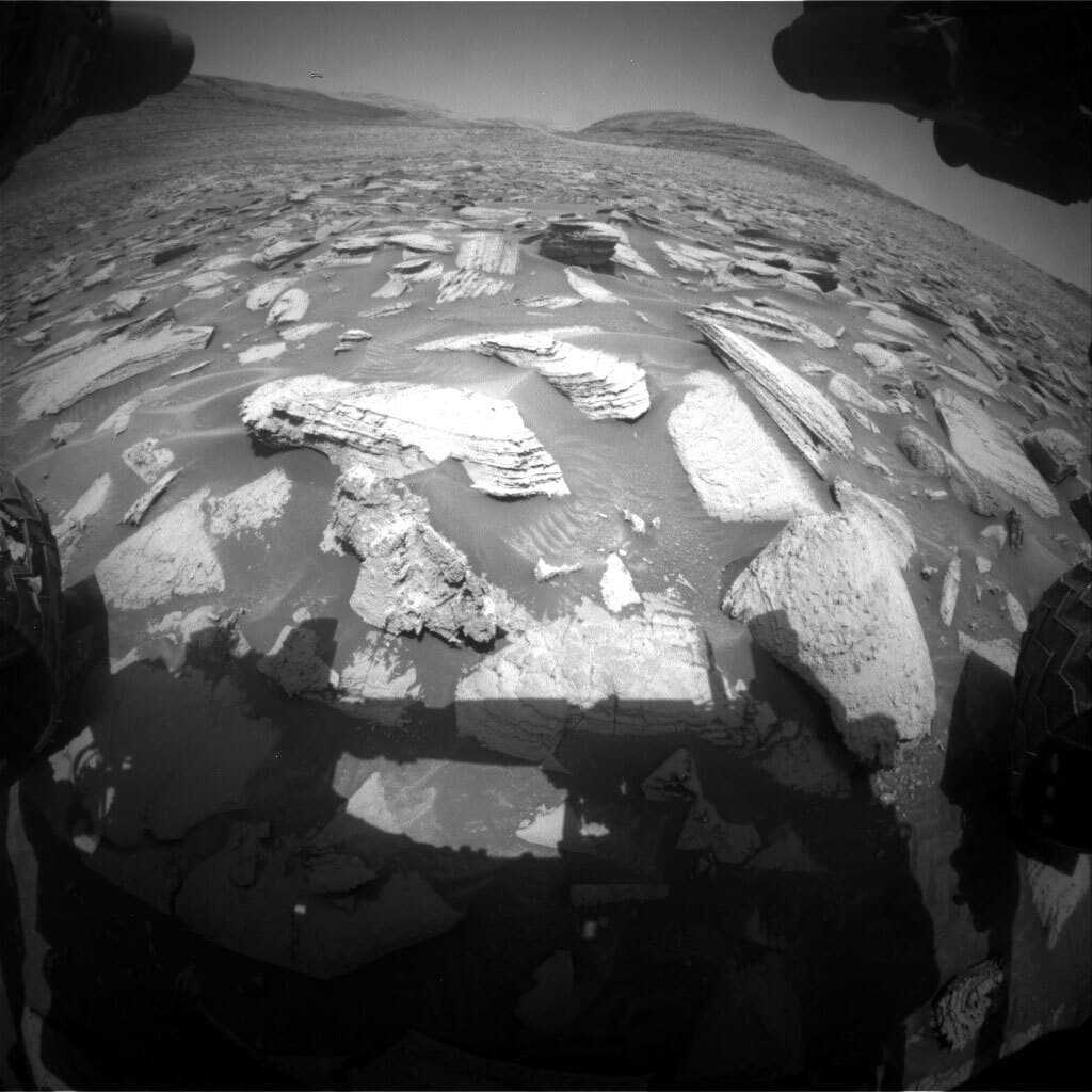 Sols 4043-4044: Still Hanging in There