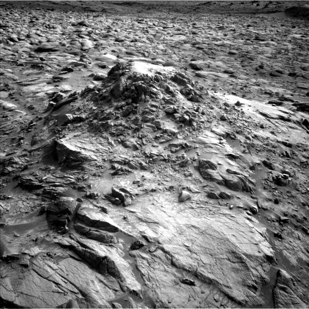 Sols 4141-4143: An Intriguing Mess