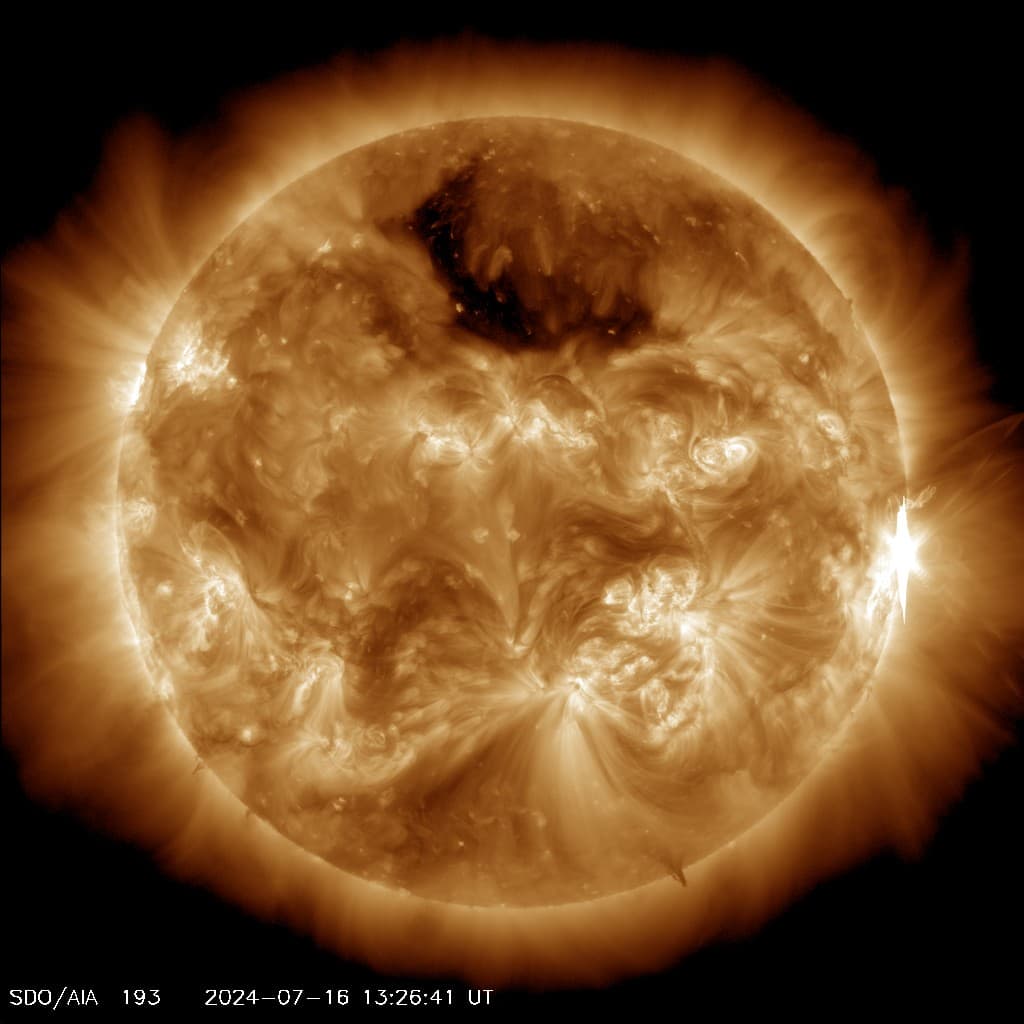 Strong Solar Flare Erupts From Sun