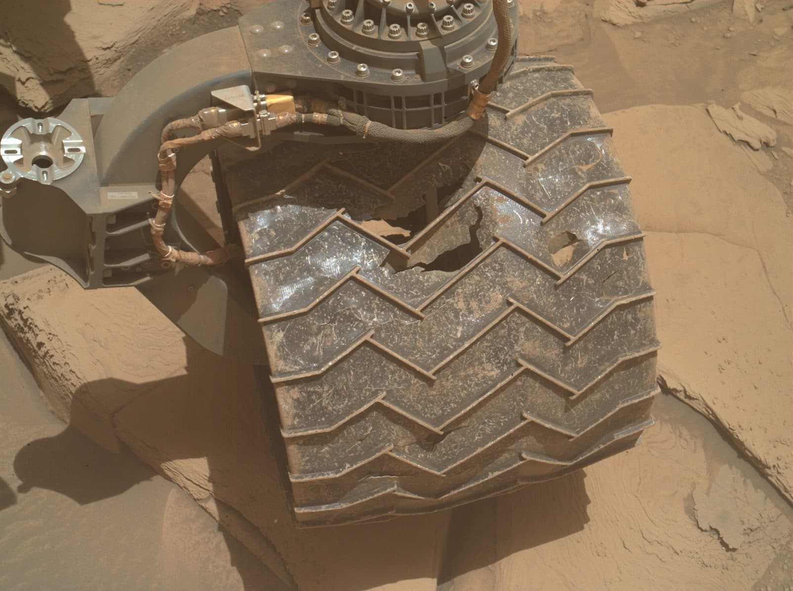 Sols 4311–4313: A Weekend of Engineering Curiosity